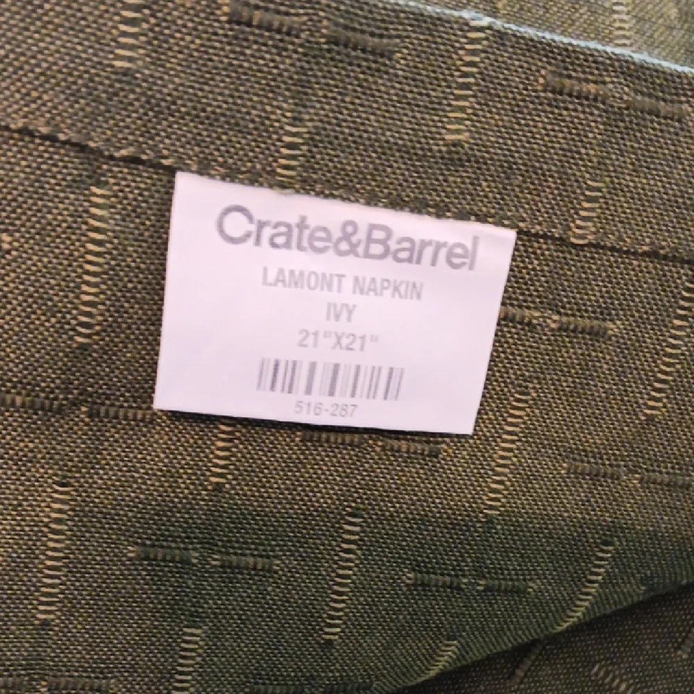 Crate&Barrel 8pc 4-6in Plates 4-Green Textured Lamont Napkins